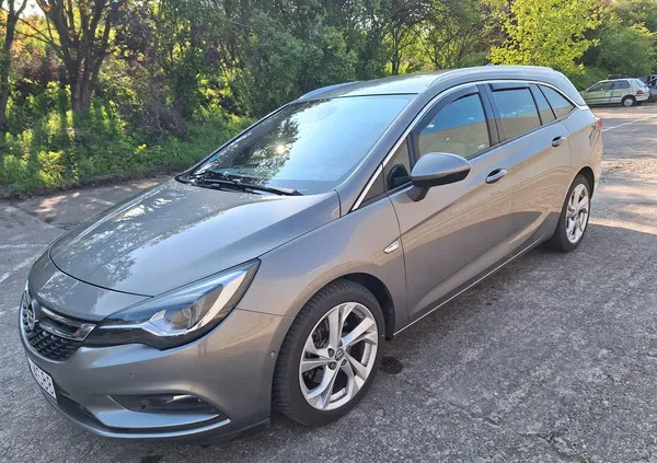 samochody osobowe Opel Astra cena 65900 przebieg: 225000, rok produkcji 2017 z Gryfino